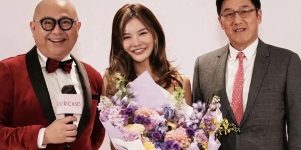 首页-生4子拿9000万豪宅却痛哭“想要尊重”：这场豪门官宣，谁赢了？