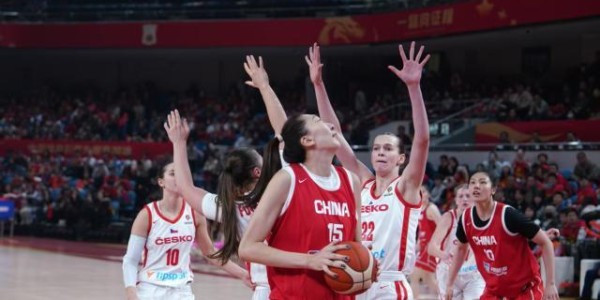 2025世俱杯-中国女篮热身赛喜忧参半 双塔回归仍握晋级主动