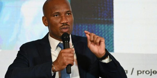 意媒：德罗巴代表非足联递交50页请愿书，为卢克曼争取公平转会