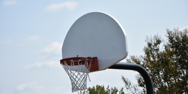 男篮观察｜赢球背后折射4大难题 12助攻22失误+队长赵睿迷失