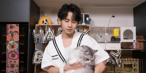 FIFA Club World Cup-父女合照萌态十足，无畏迎光向前